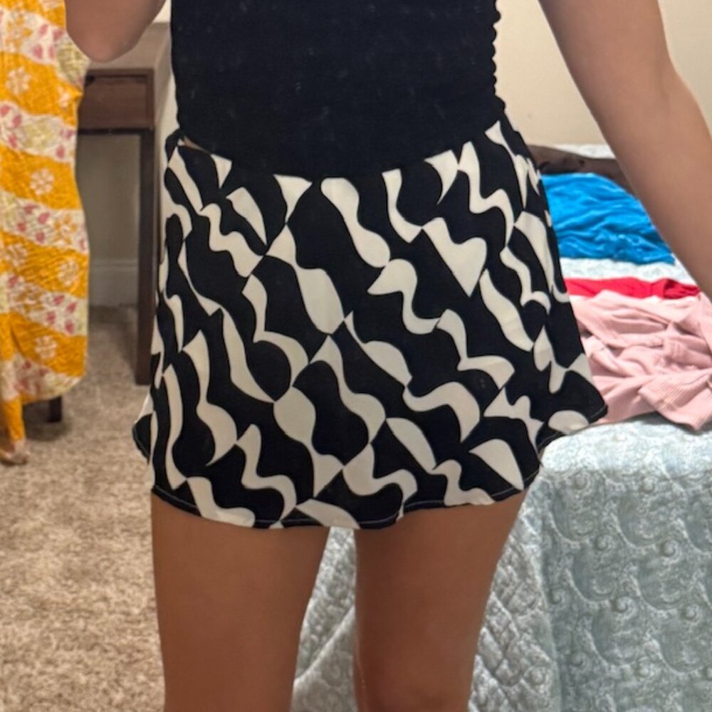 Black & White Patterned Skirt